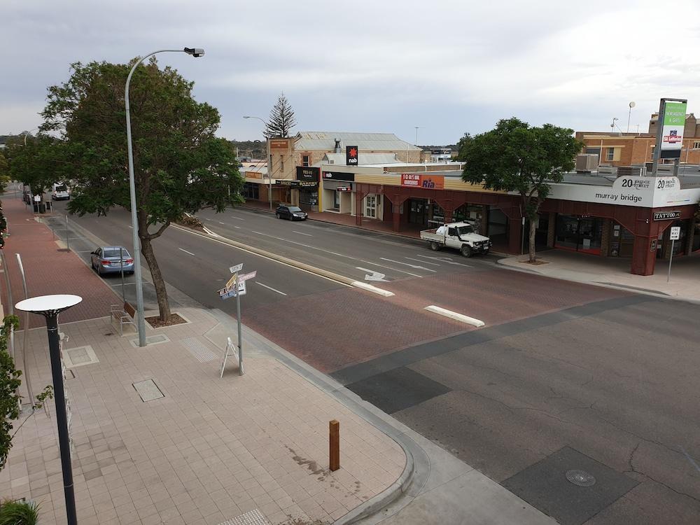 Balcony On Sixth Lodge Murray Bridge Exterior foto