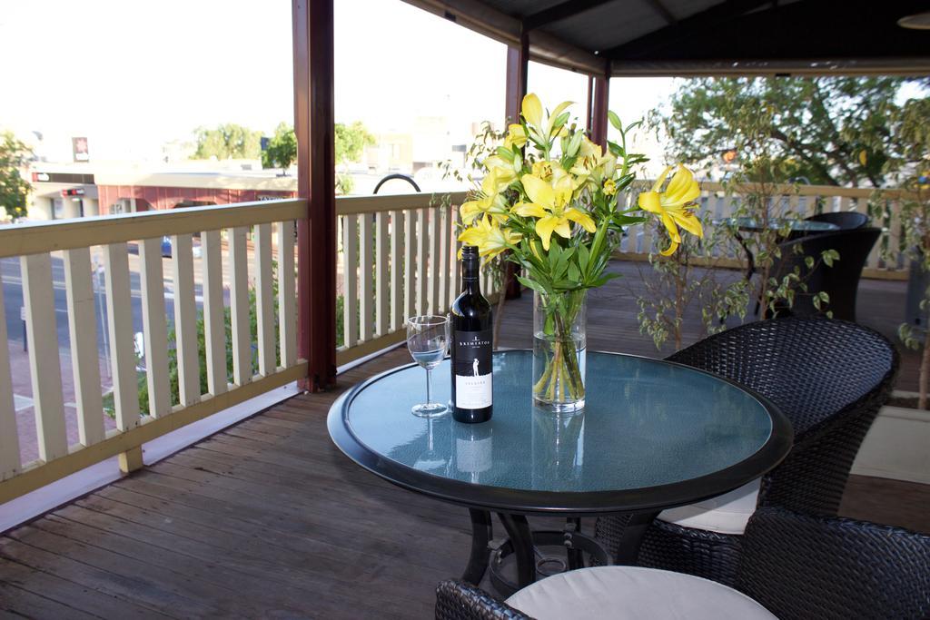 Balcony On Sixth Lodge Murray Bridge Exterior foto